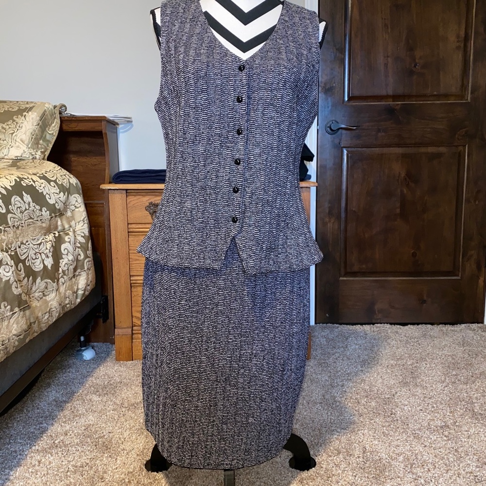 Black/white skirt/vest set by St. John, size 10/12